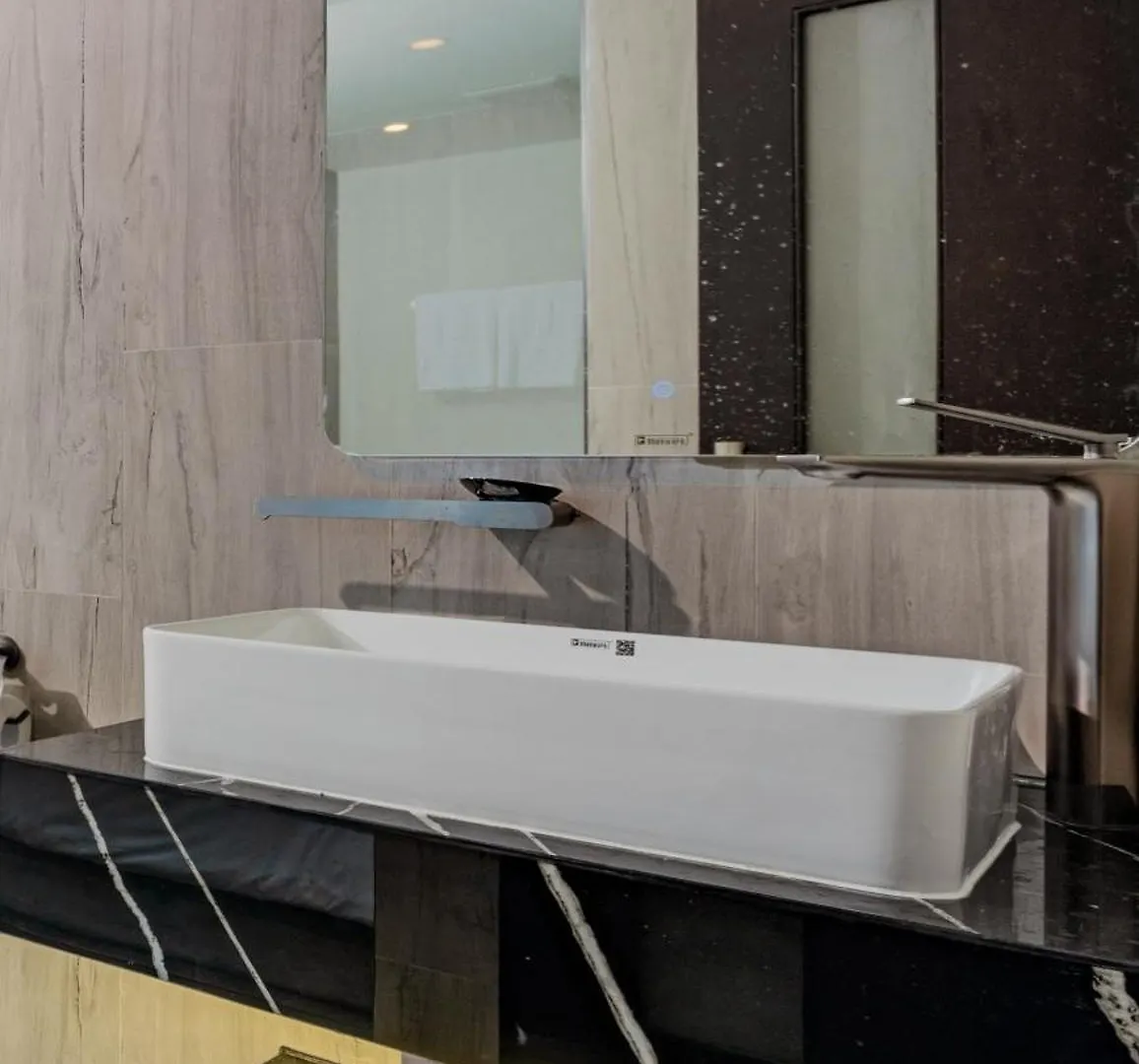 Mercy Emerald Hotel Da Nang